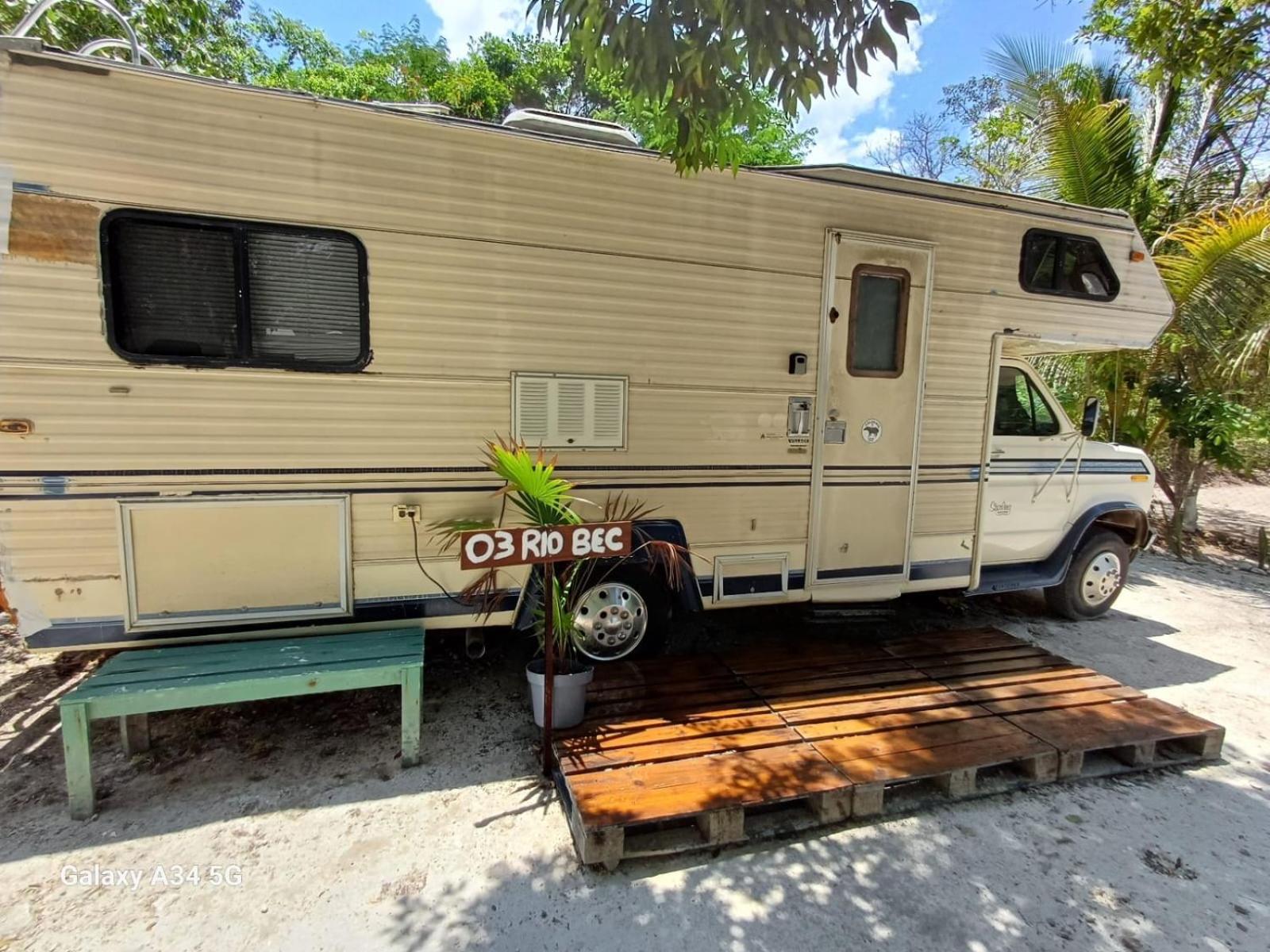Momotoh Camper Hotel Xpujil Exterior photo